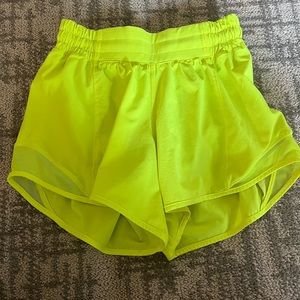 lululemon hotty hot 4” shorts